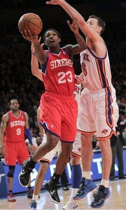 树立了一个 树立了一个