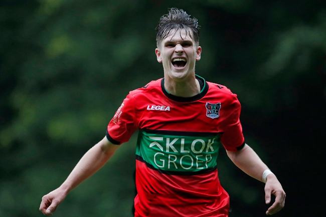 教练组更看 教练组更看